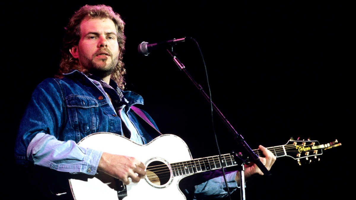 Toby Keith performing in 1993