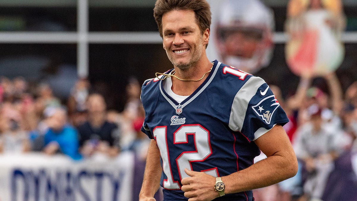 Tom brady online