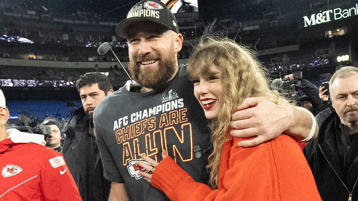 Taylor Swift S Huge Fan Refuses To Watch Super Bowl With Boyfriend If   Travis Kelce Taylor Swift3 