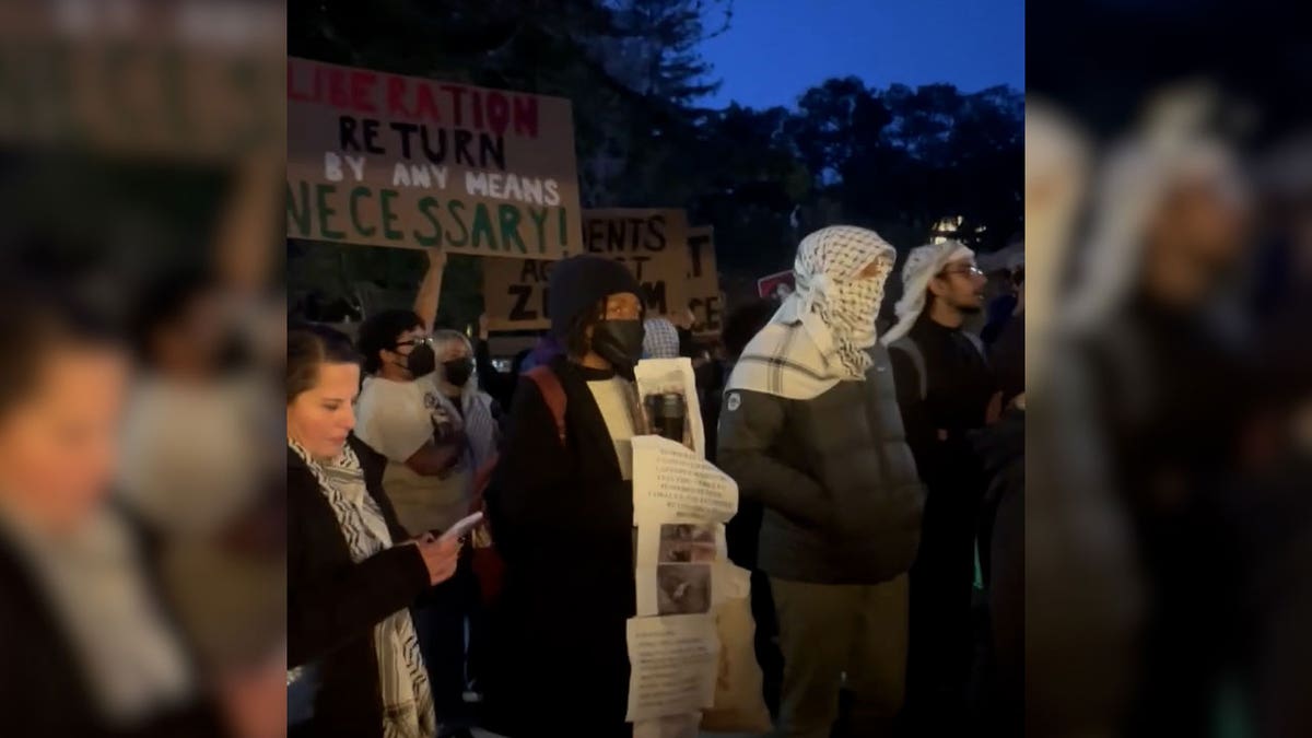 Protesters rally outside speaking event hosted by Jewish student groups at UC Berkeley