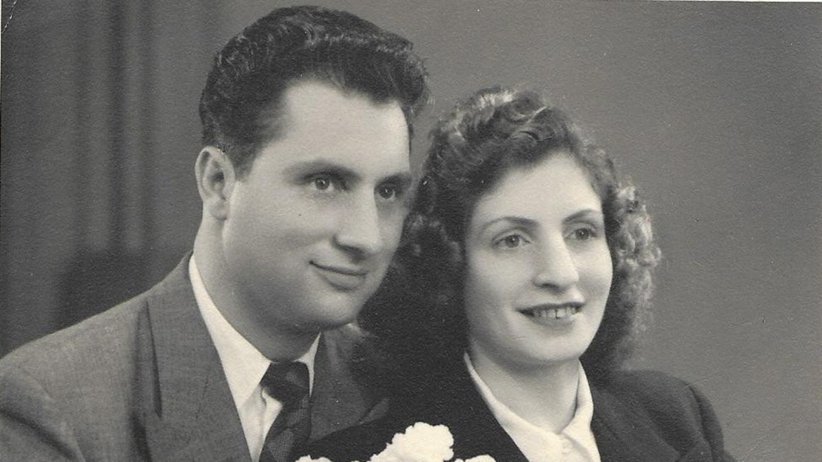 Wedding photo of Harry and Henny Kalkoene-Swaab in September 1949 Deborah Kalkoene