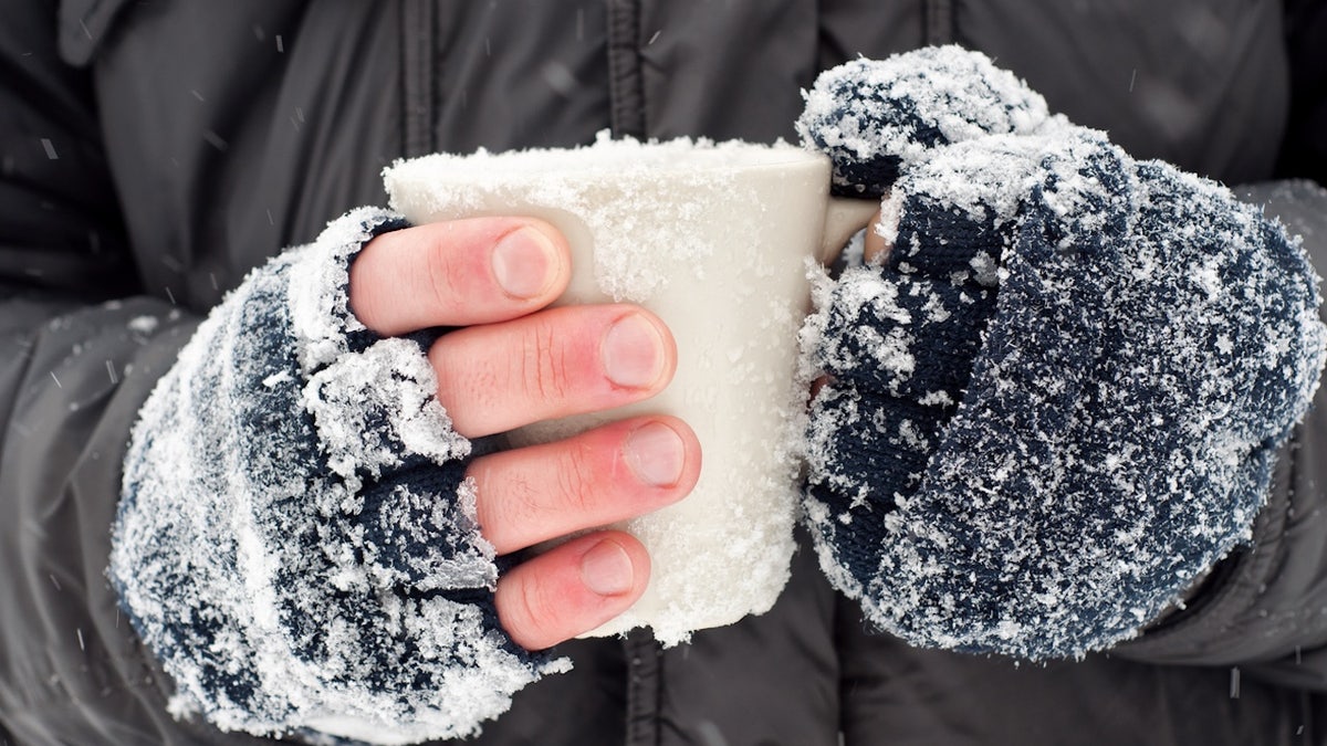 Cold hands on mug