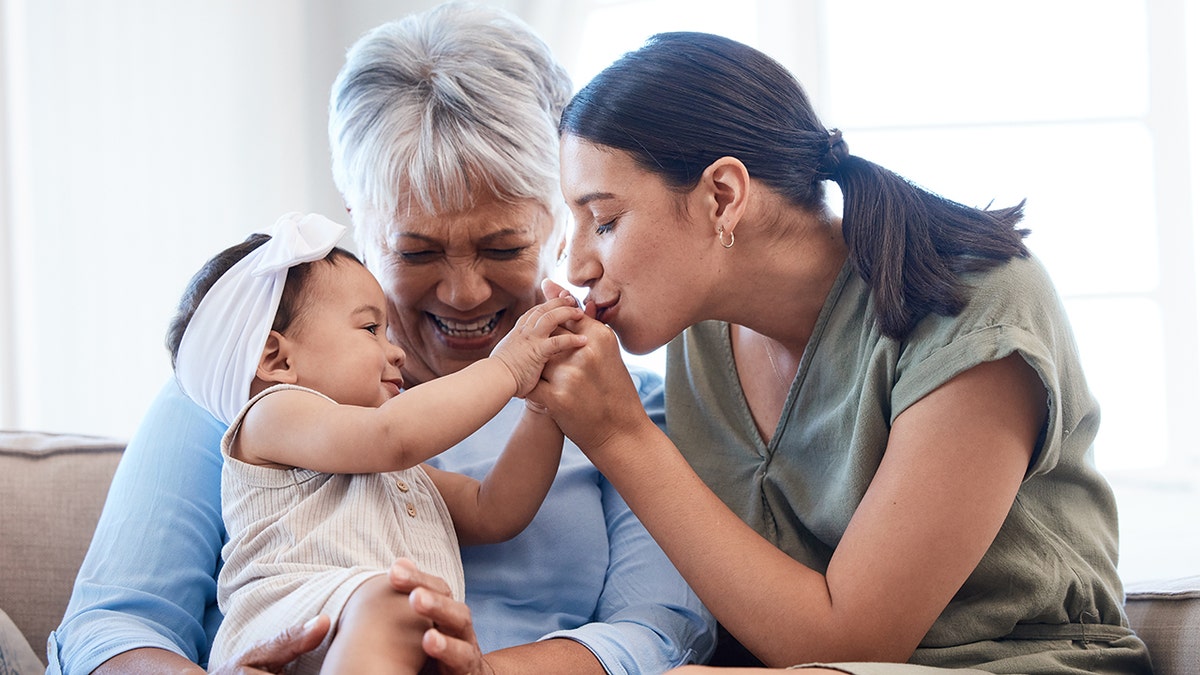 Grandparents may have significant impact on a mom's mental health