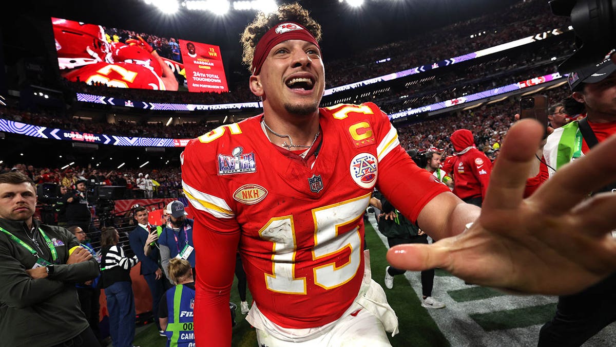 Patrick Mahomes Joins Elite Company After Being Named Super Bowl MVP ...