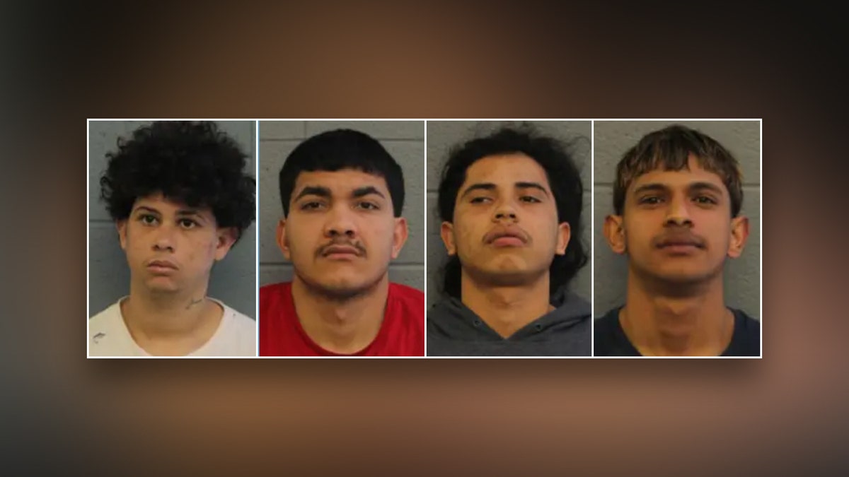 Chicago Police Arrest Four Venezuelan Migrants For Allegedly Strangling ...