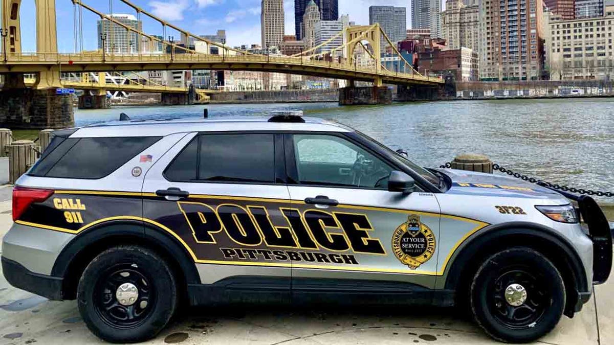 pittsburgh police car