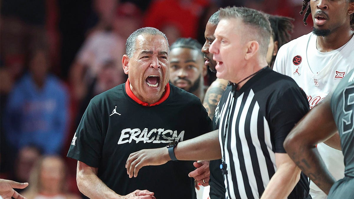 Kelvin Sampson after being ejected