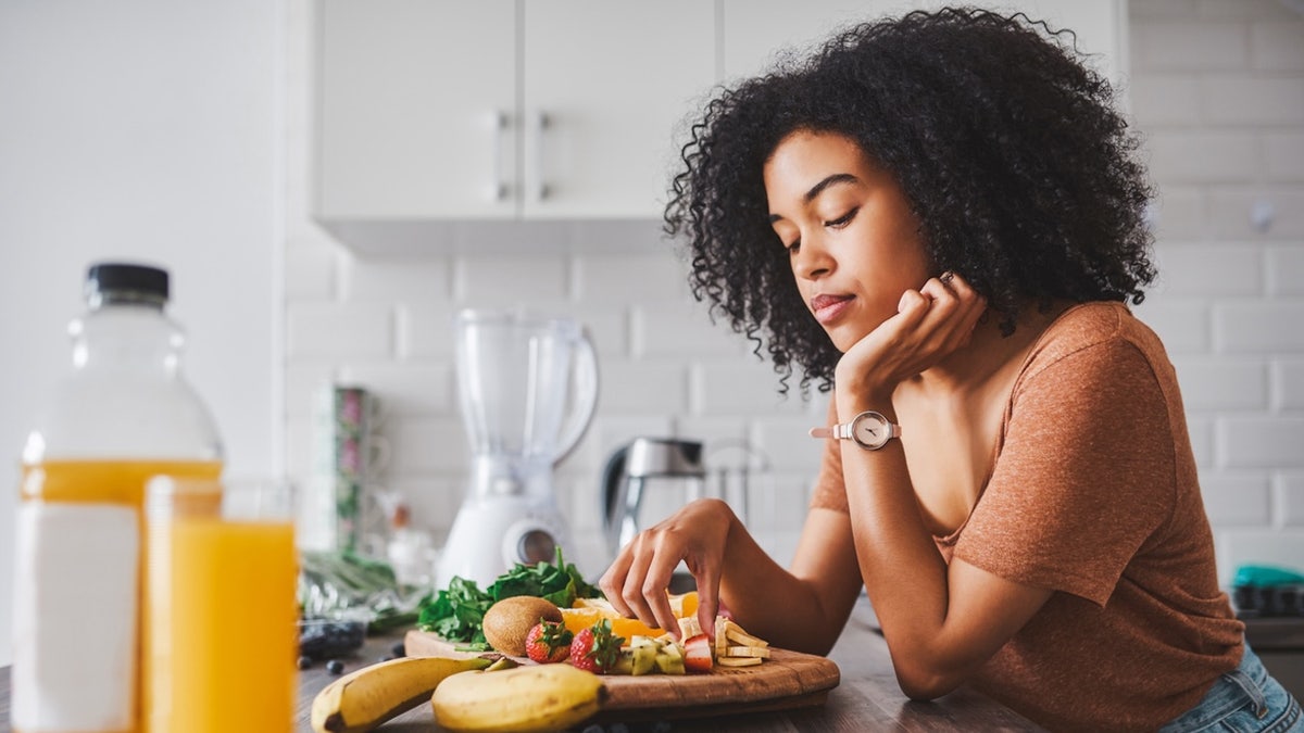 woman eating healthy