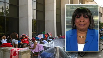 Chicago resident defends Texas Gov. Abbott over migrant influx, says she'll vote Republican for first time