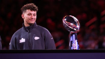 Patrick Mahomes knows who he’d be if he played basketball: ‘Just like Steph Curry’