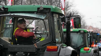 Ukraine's Zelenskyy invites Polish leaders to border to resolve disrupted weapons flow caused by protest