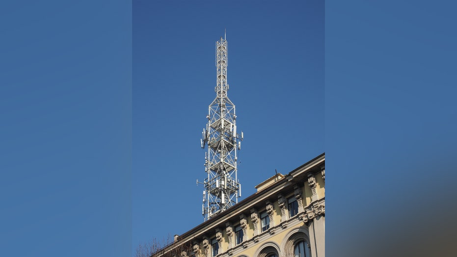 Alabama radio station puzzled at theft of 200-foot tower: reports