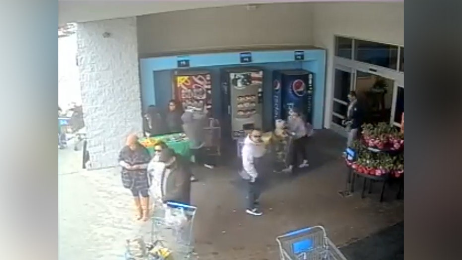 Texas Girl Scout troop robbed while selling cookies in front of Walmart: video