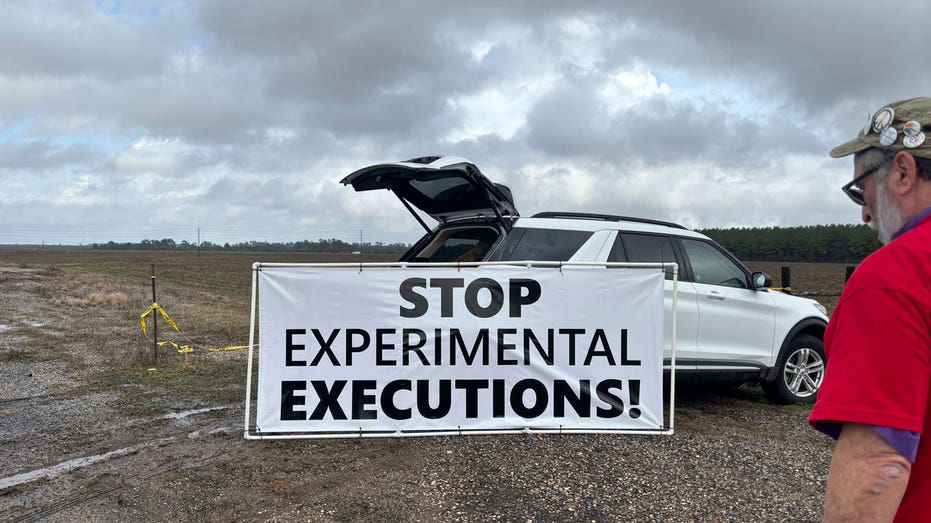 Opponents of Alabama's nitrogen executions want nitrogen companies to withhold supply