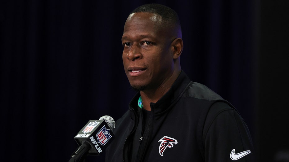 Falcons coach Raheem Morris compares himself to Taylor Swift after NFL Draft pick scrutiny