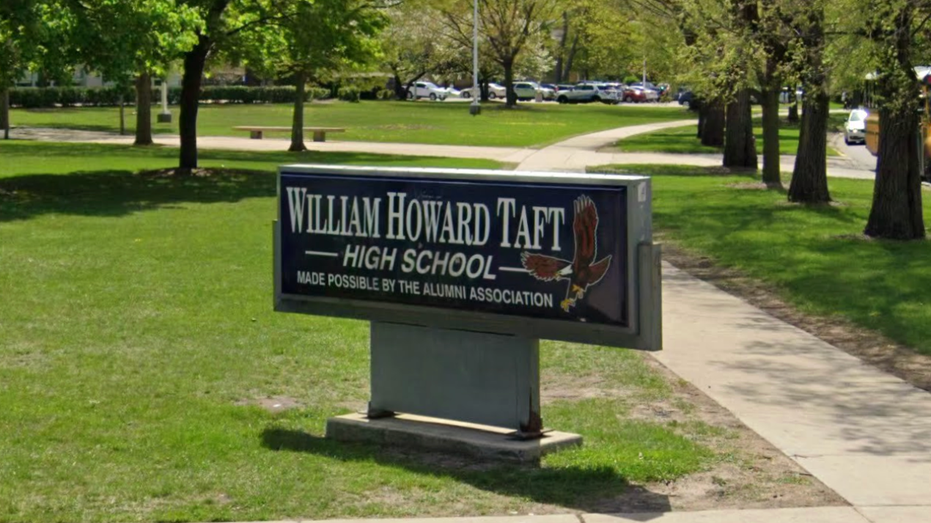 Chicago school board votes to remove uniformed police officers from schools