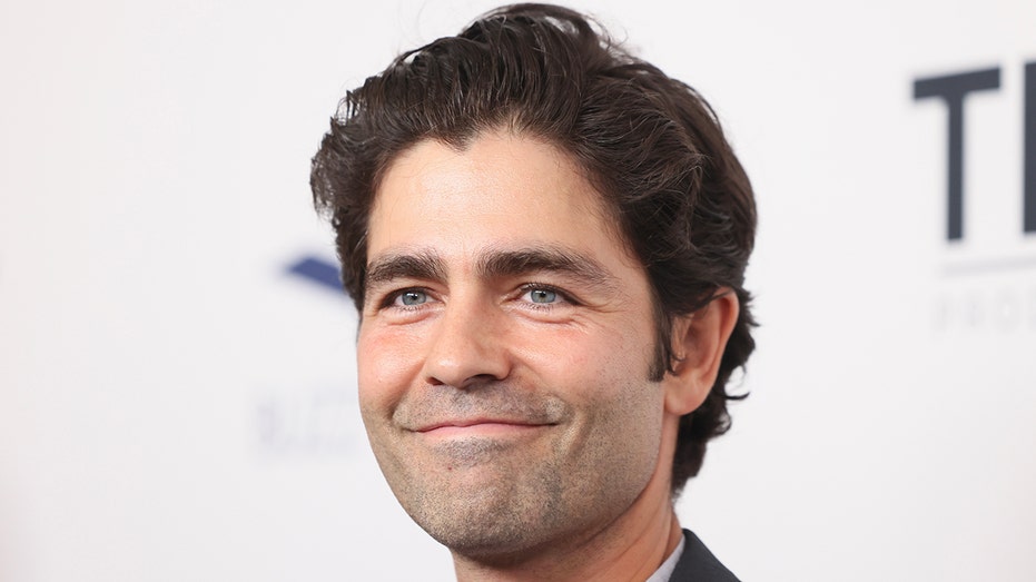 'Entourage' star Adrian Grenier left California for a 'grounded lifestyle' in Texas