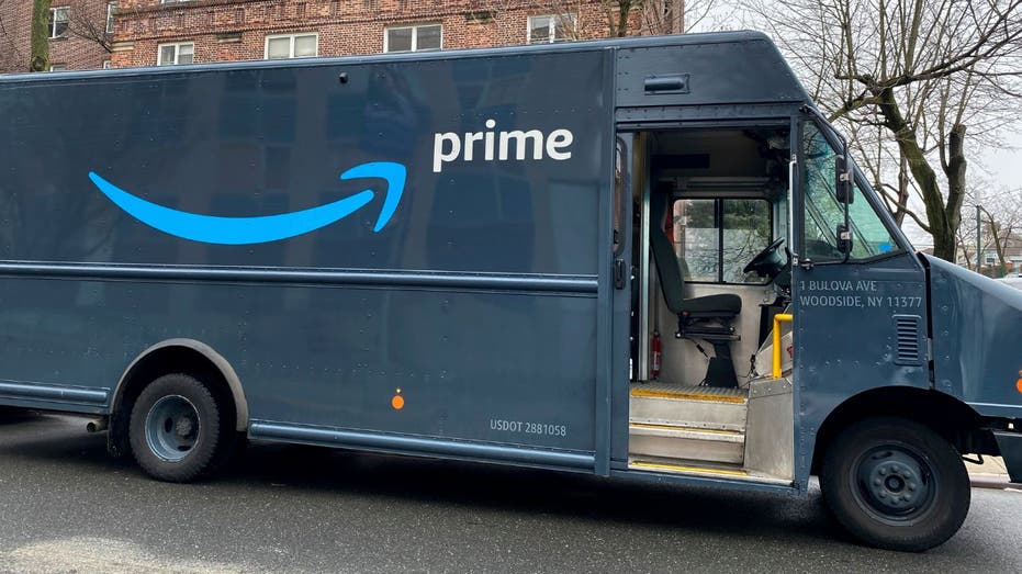 Amazon driver charged after fending off drunk, lewd migrant's alleged attack: police