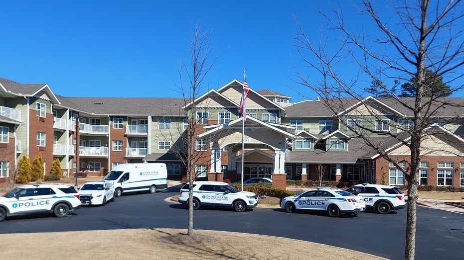 Georgia man accused of killing wife with hammer at retirement community: report