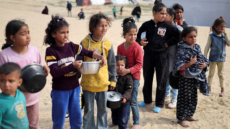 Palestinian hunger crisis continues as destroyed bakeries struggle to reopen