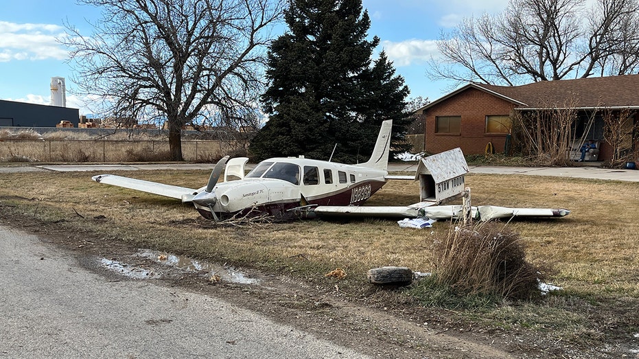 Small plane crash lands in yard of Utah home after engine failure