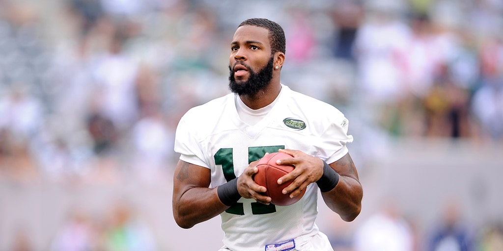 Braylon Edwards, ex-NFL and Michigan star, saves 80-year-old man's life during locker room attack | Fox News