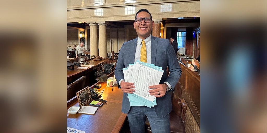 Dem candidate, taxi driver filed competing police reports after wild dispute over payment - Vimarsana News
