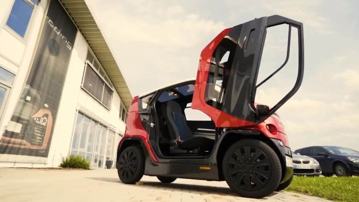 Get Ready For A Foldable Electric Car That Makes Parking A Breeze | Fox ...