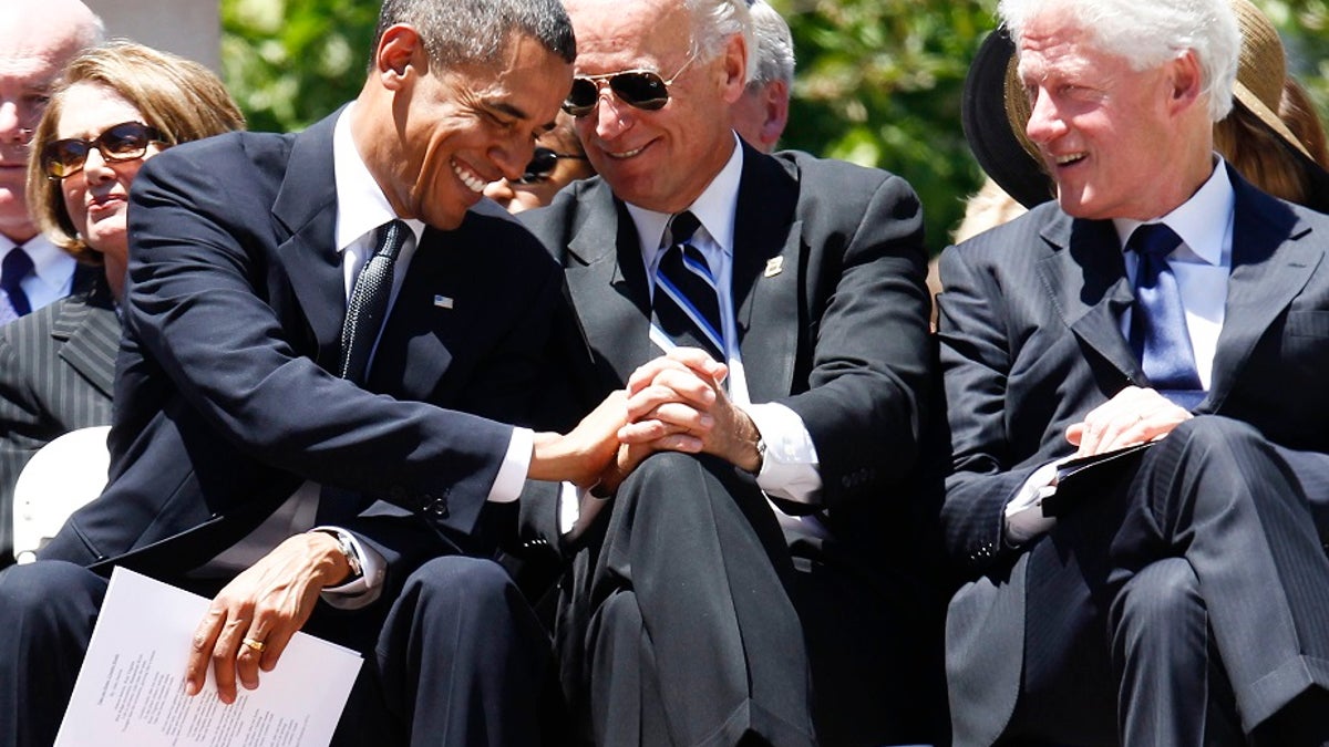 Biden, Obama and Clinton sitting down