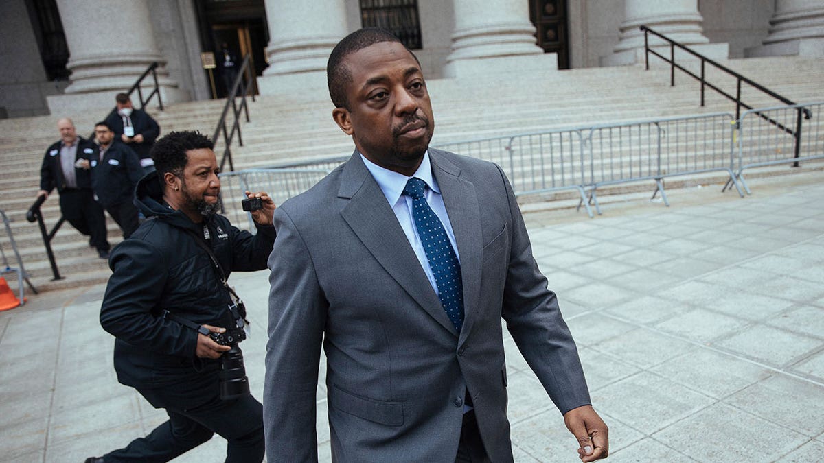 Former New York Lt. Gov. Brian Benjamin Has Bribery, Fraud Charges ...