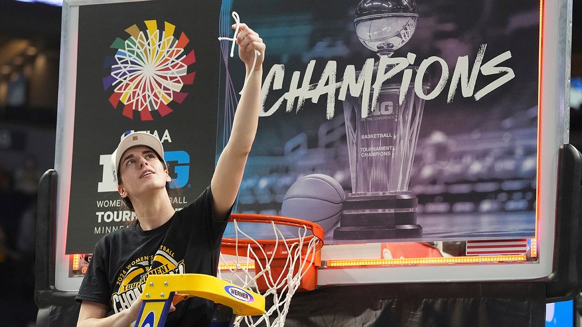 Caitlin Clark cuts net