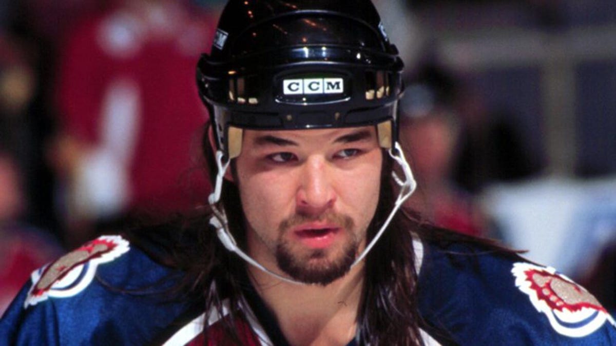 Chris Simon playing for the Avalanche
