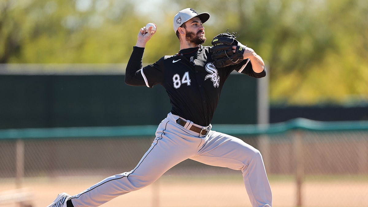 Dylan Cease throws a pitch