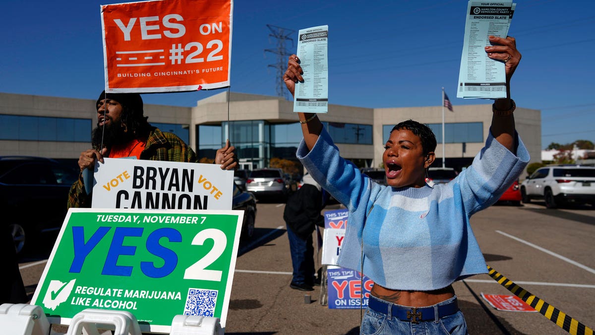 People call out issues during early in-person voting in Cincinnati