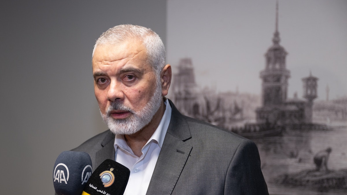 Ismail Haniyeh dari Hamas dan pengawalnya tewas dalam pembunuhan yang dituduhkan dilakukan Israel pada 1 Agustus 2024 di Teheran.