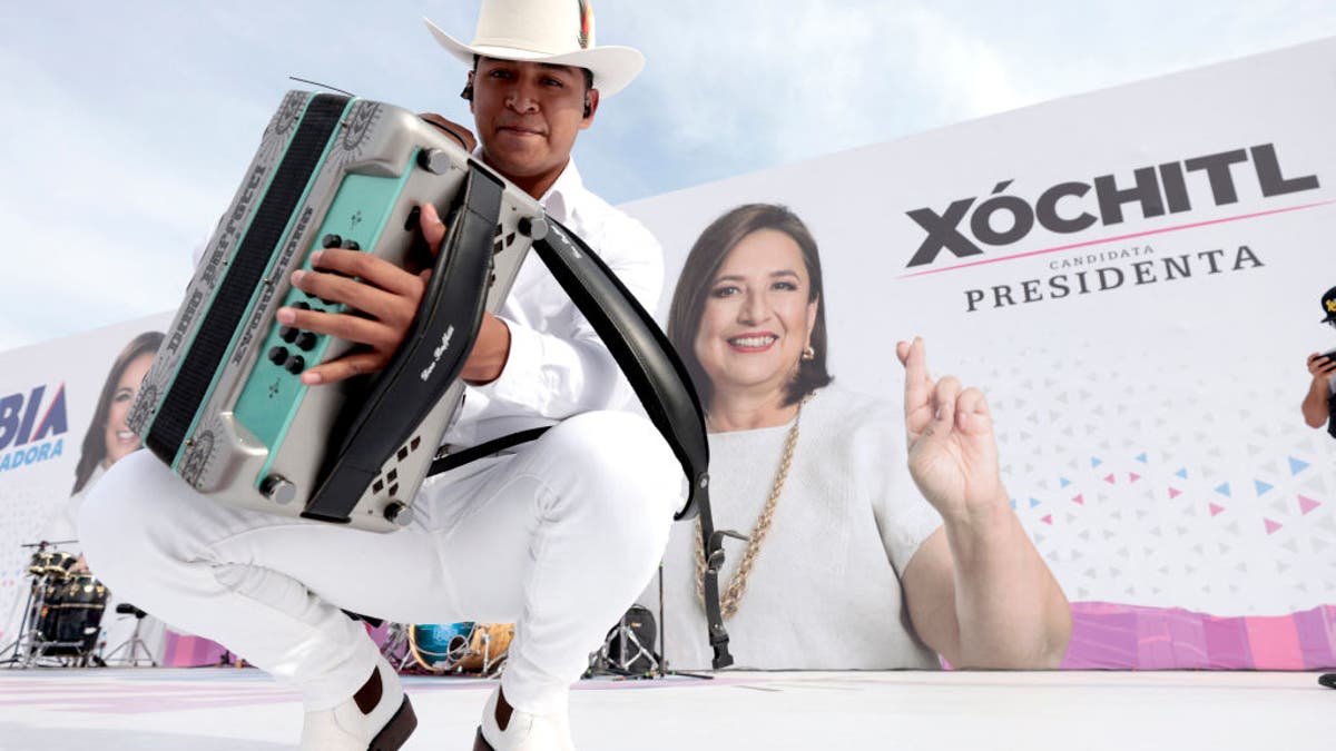 Mexican election campaign.