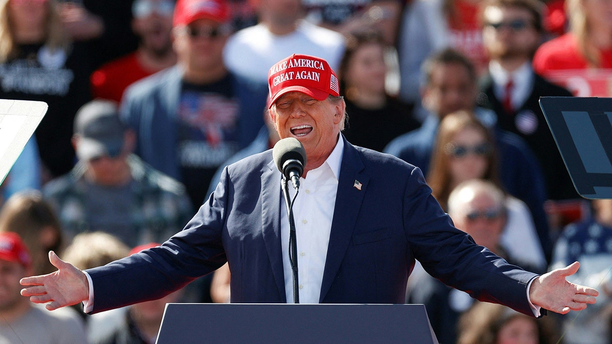 Trump speaking at an Ohio rally