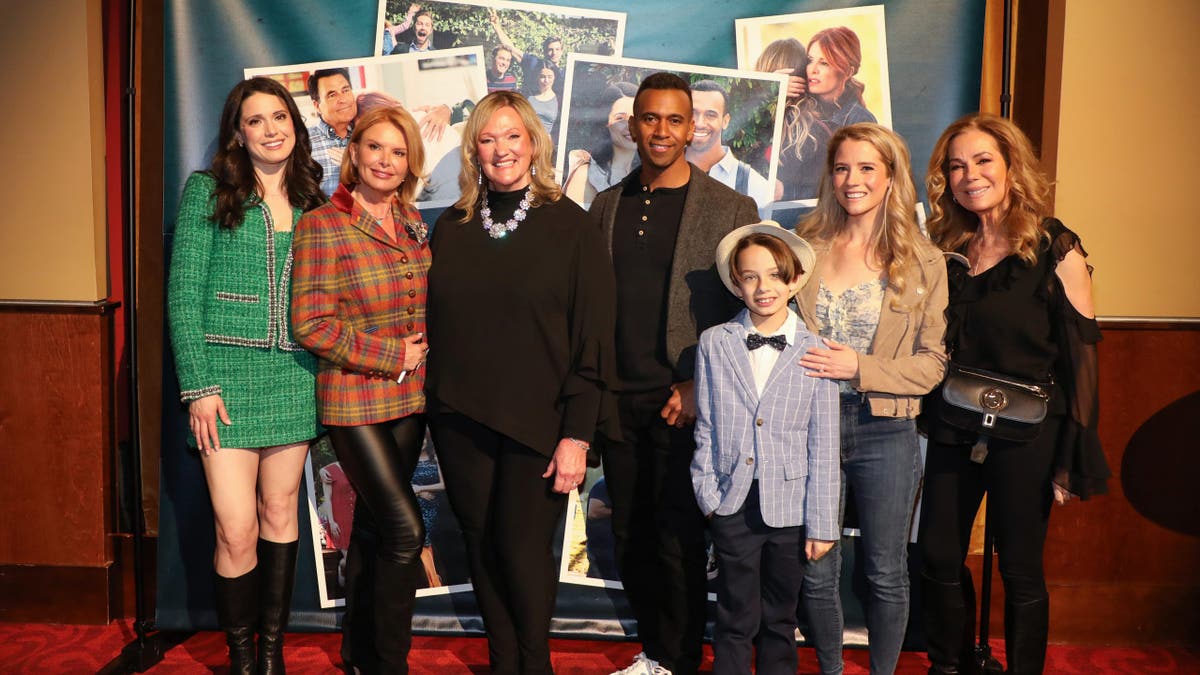 kathie lee gifford roma downey and cassidy gifford with baxters cast