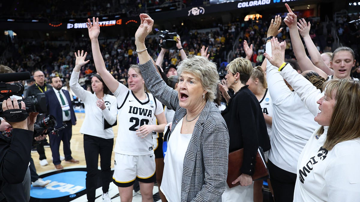 Iowa Hawkeyes celebrate