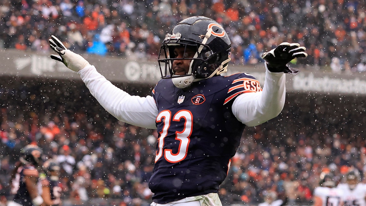 Bears, Jaylon Johnson Agree To Massive 4-year Extension After Being Hit ...