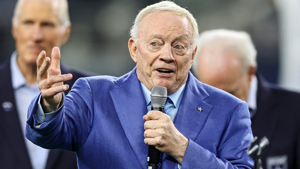 Jerry Jones, Aralık 2023'te