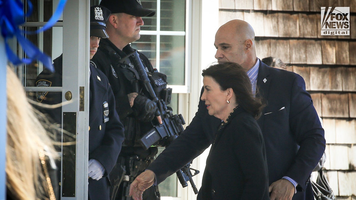 NY Gov. Kathy Hochul Leaves NYPD Officer Jonathan Diller’s Wake ...