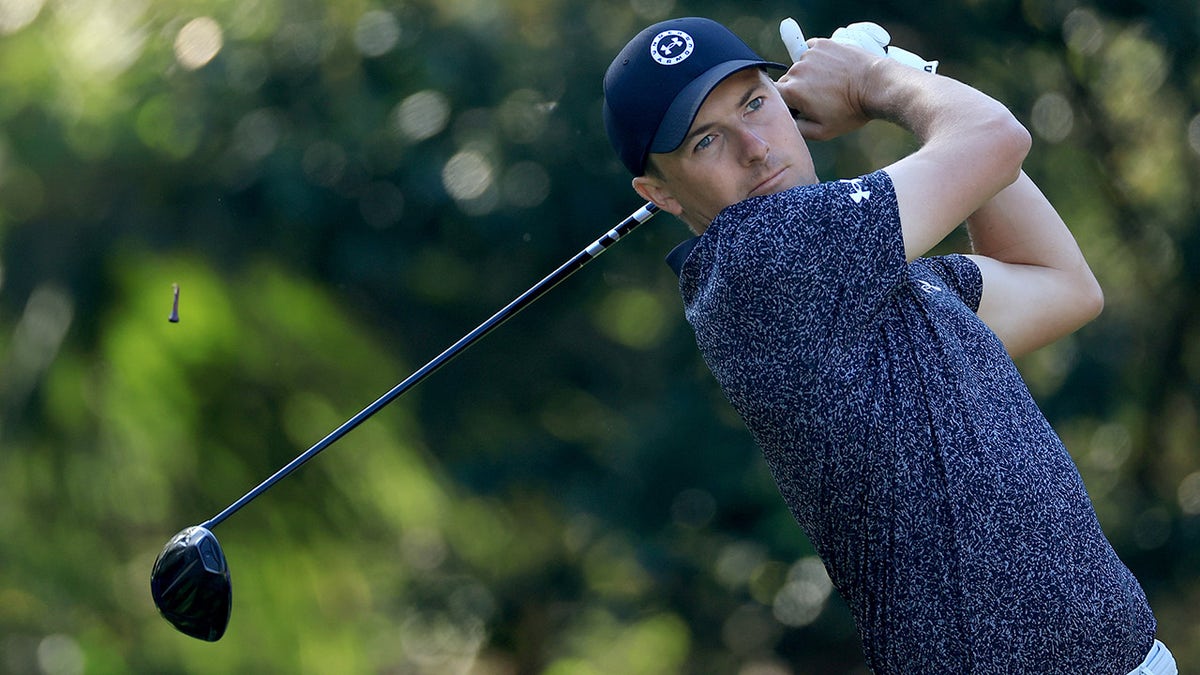 Jordan Spieth se balancea