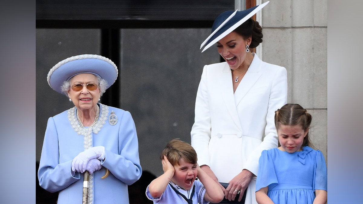 Princess Catherine and her children with Queen Elizabeth's on the balcony at Buckingham Palace