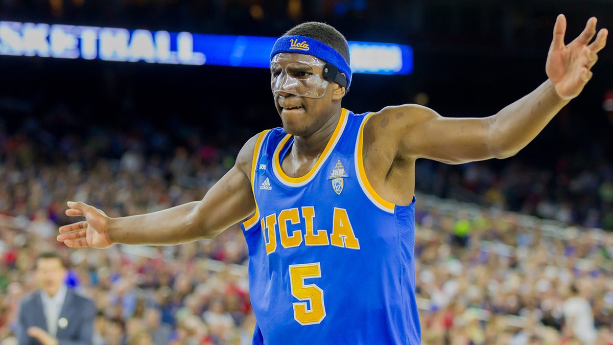 Kevon Looney with UCLA