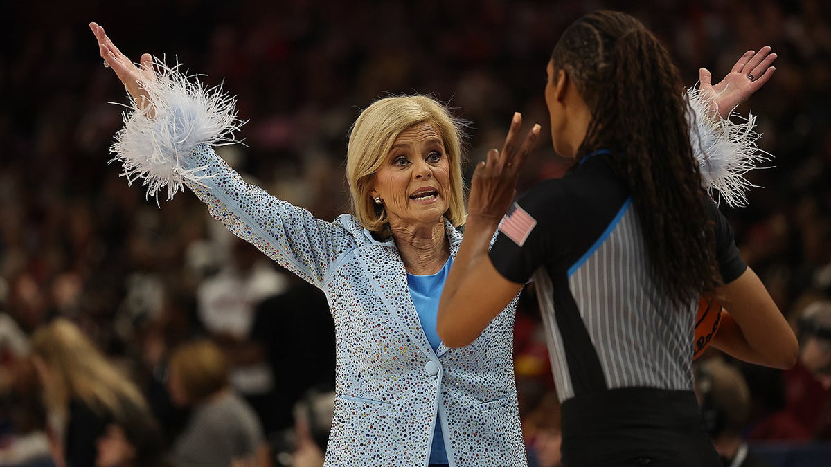 LSU coach Kim Mulkey preempts unreleased report during March Madness press  conference 