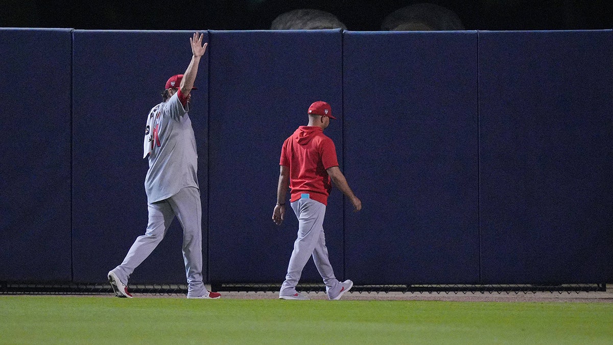 Lance Lynn leaves ballpark