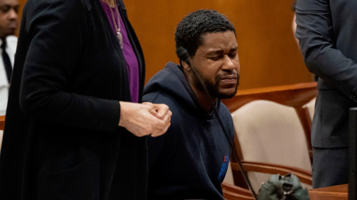 Ex-con Lindy Jones appears in a Queens courtroom following the shooting death of NYPD Officer Jonathan Diller