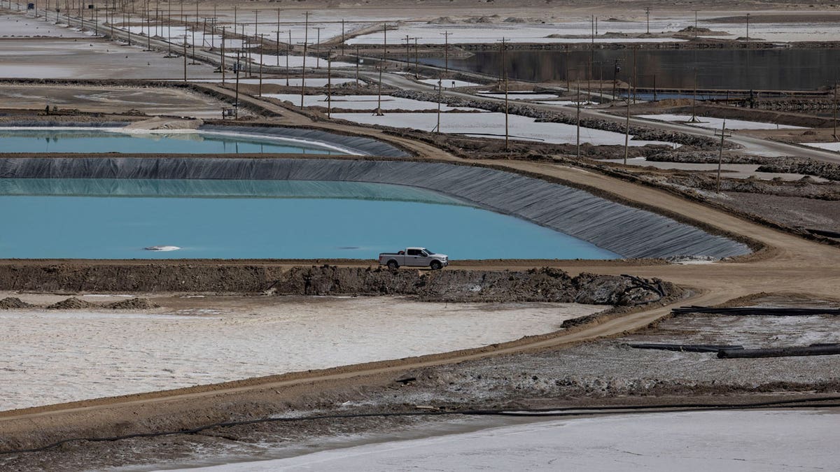 Lithium evaporation ponds