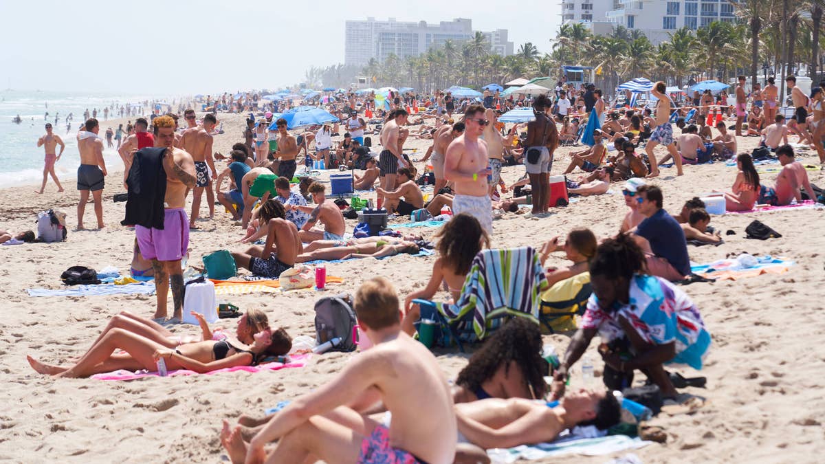 As férias de primavera começaram com um "bem-sucedido" primeira semana em Fort Lauderdale depois de Miami Beach "romper" com a loucura anual de março.